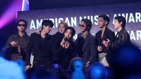 От BTS до The Pussycat Dolls: Големите звезди на Американските музикални награди (СНИМКИ)