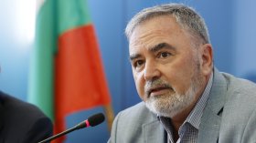 Доц. Кунчев след оставката: Не мога да участвам в разрушаването на общественото здраве