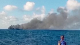 Пожар на туристическия кораб в Турция, 115 души скочиха в морето