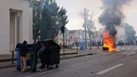 400 училища във Франция са затворени заради кървавите протести