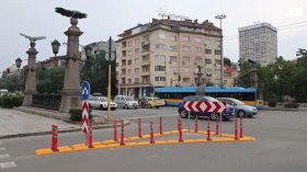 Изненада за шофьорите в София: "Остров" изникна на Орлов мост