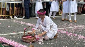 Аромат на рози, фолклор и традиции: Казанлък празнува (ВИДЕО+СНИМКИ)