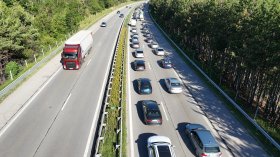 Тапа на АМ "Тракия" заради катастрофа и косене на трева край пътя
