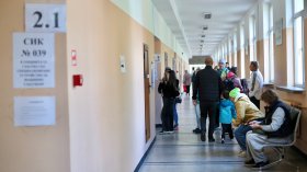 ЦИК отчете много ниска избирателна активност към 12 часа и проблеми с 20 машини 