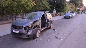 Пиян украинец се заби в паркирана кола на руснак в Бургас