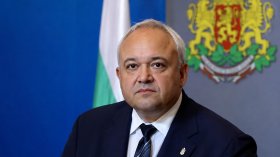 Няма да забраняват социалните мрежи, но засилват следенето им заради детската агресия