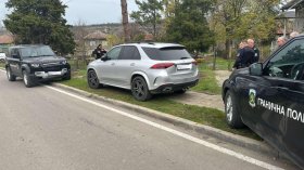 Гранични полицаи от Русе заловиха луксозна кола, открадната в Чехия