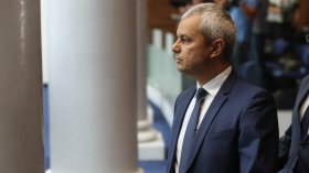 Костадинов: Радев ни вкара в две прокси войни - срещу Русия и Иран