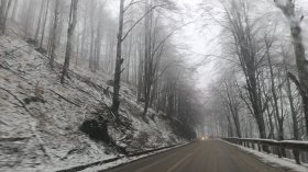 Сняг на "Петрохан", свлачище край Смолян и наводнени улици в Пловдив и Пазарджишко