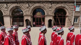 Зад вратите на президентството - тайните на протокола и облеклото на държавния глава (ВИДЕО)