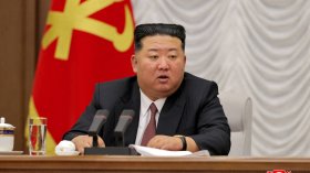 Ким Чен Ун тежи над 140 кг: Южнокорейското разузнаване разкри подробности