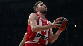 Везенков поведе "Олимпиакос" към паметен обрат срещу "Валенсия"
