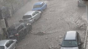 Пороят в Благоевград: Живеем в страх, водата избиваше отвсякъде и беше до коляно