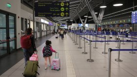 По-скъпи самолетни билети и хаос по летищата в Европа
