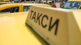 Клиент нападна таксиметров шофьор с нож и го рани в главата във Враца