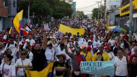Хиляди протестираха в Колумбия срещу политиката на новия десен президент