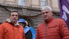 Синдикати: Политиците се наиграха, без бюджет е под риск хлябът на много хора