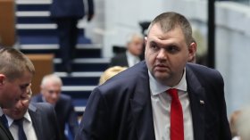 Пеевски: Лъжат за фирмите за мантинели, МВР да разследва корупция в най-висшия ешелон на ПБ