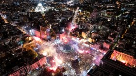 150 000 души се събраха в Белград срещу партията на Вучич преди изборите
