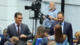 Управляващите обещаха бързи решения, опозицията критикува все по-остро (ВИДЕО)