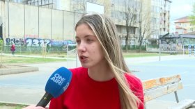 Между 5 и 8 хил. евро за бал: Колко струва да имаш абитуриент през 2026 г. (ВИДЕО)