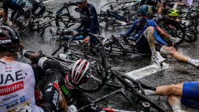 Подробности за състоянието на пострадалите след масовото падане на Giro d'Italia