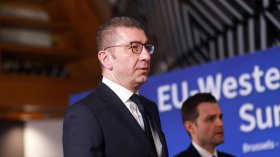 Мицкоски: Държави от ЕС искат да променят идентичността на македонците
