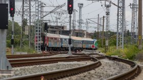 Влак прегази 55-годишен мъж в Русе
