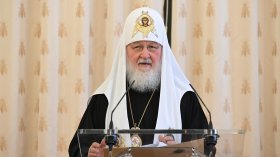 Патриарх Кирил и собственикът на "Лукойл" Алекперов отпадат от списъка на ЕС