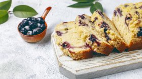 Кекс със сини боровинки