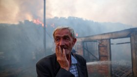 Пожар обхвана около 50 къщи в Албания (ВИДЕО)