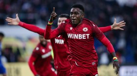 ЦСКА приземи "Левски" в мач с бой, напрежение и червен картон