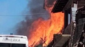 Голям пожар в къща в Тетевен, мъж загина в пламъците
