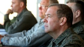 Медведев обвини Запада в намеса в изборите в Сърбия