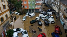 Истанбул се подготвя за нова вълна от опасни порои и наводнения