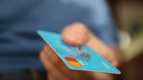 Нови мерки срещу бързите кредити: Повече прозрачност за лихвите и крайната сума