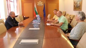 Абровски: Нужна е защита за българските производители на черупкови плодове