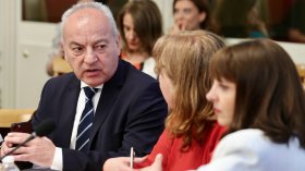 Бюджет 2026 на фокус: Донев представя държавната план-сметка във финансовата комисия (СНИМКИ)