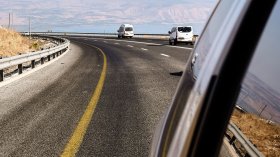 Пътуване с автомобил в ЕС: Най-важното за шофьорските книжки и застраховките