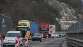 Важно за шофьорите: Ограничават движението на ТИР-ове на 3 март