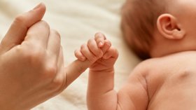 54-годишна жена роди дете от ембрион, замразен преди рекордните 22 години