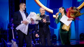 Радев и Слави Трифонов поздравиха Софи Маринова за юбилея: "Благодаря за уважението"