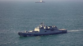 Руски военен кораб стреля срещу яхта в Ламанша