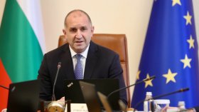 Радев смени всички областни управители