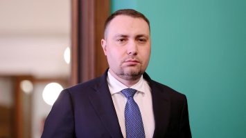 Тайната среща между Радев и Буданов предизвика напрежение и въпроси за ударите по корабите в Черно море