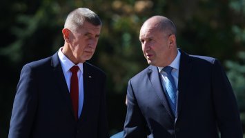 Скъпите горива и санкциите срещу Русия: Радев с ясни позиции след срещата с Бабиш