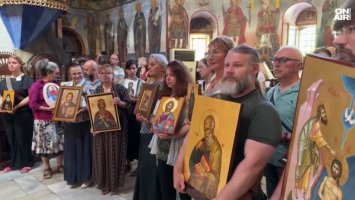 Майстори на иконописта в Бачковския манастир: Това е любимо дело, дава радост