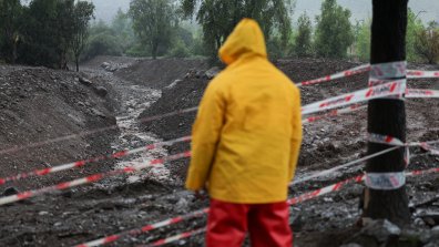 Мощна буря наложи евакуация и червен код в части от Чили (СНИМКИ)