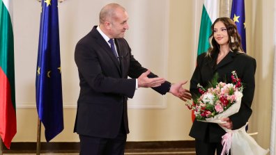 Радев посрещна Дара в МС след триумфа на "Евровизия" (СНИМКИ)