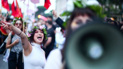 Албанци на протест срещу туристически проект на зетя на Тръмп (СНИМКИ)